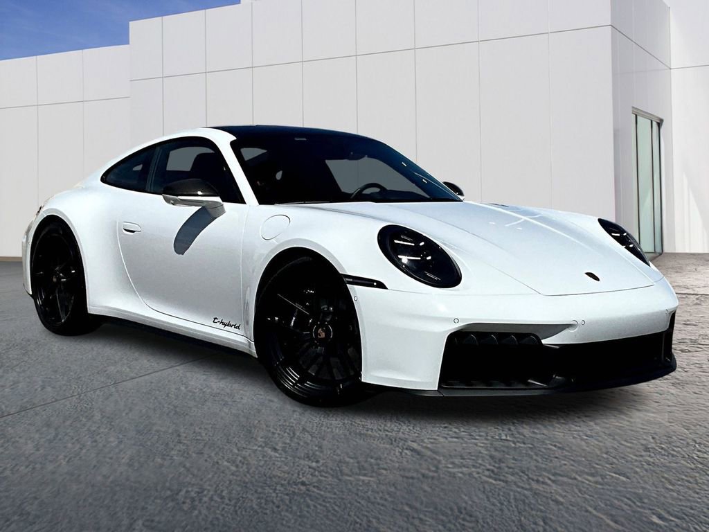 Used 2025 Porsche 911 Carrera GTS RWD image 9