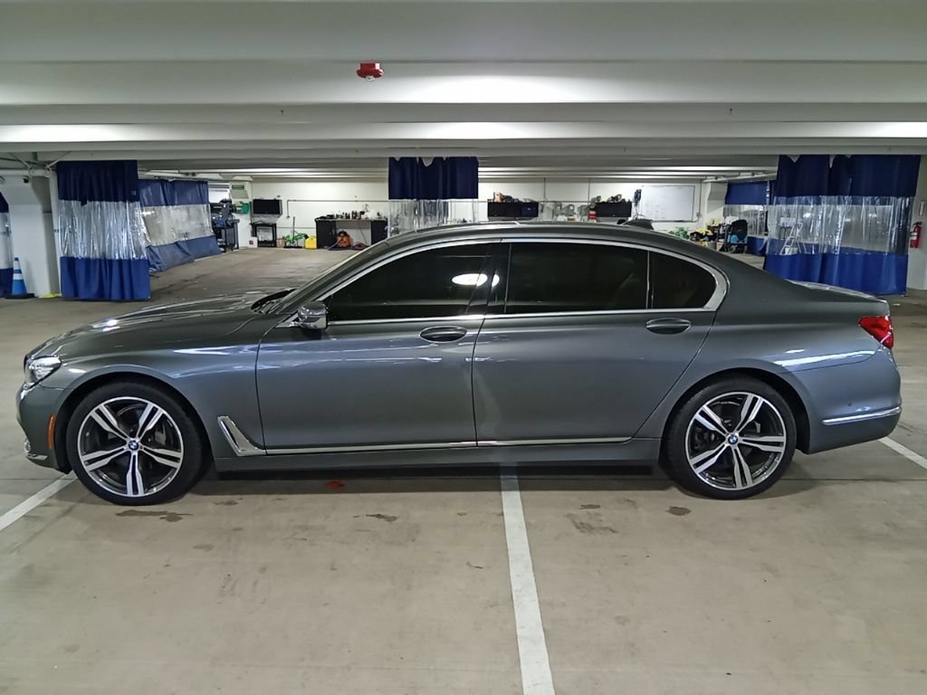 Used 2017 BMW 740i xDrive AWD/4WD image 8
