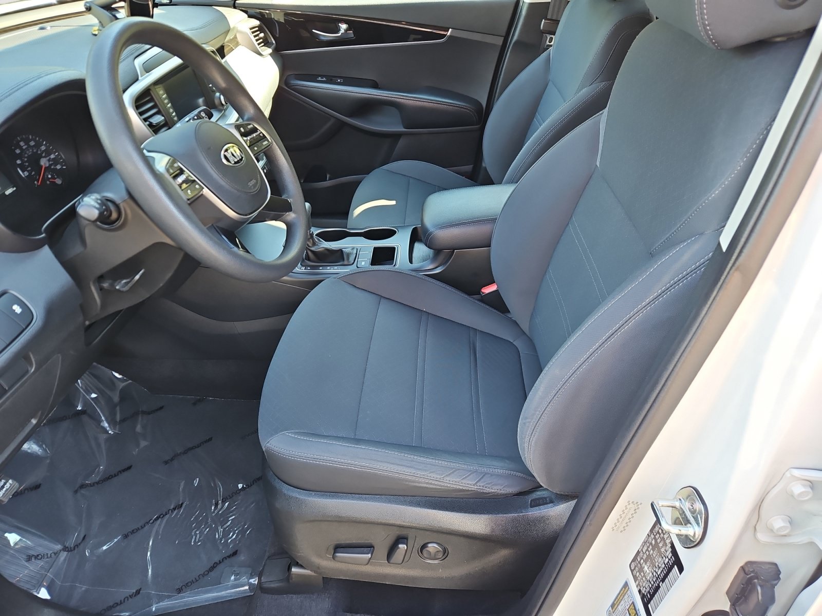 Used 2019 Kia Sorento FWD V6 image 10