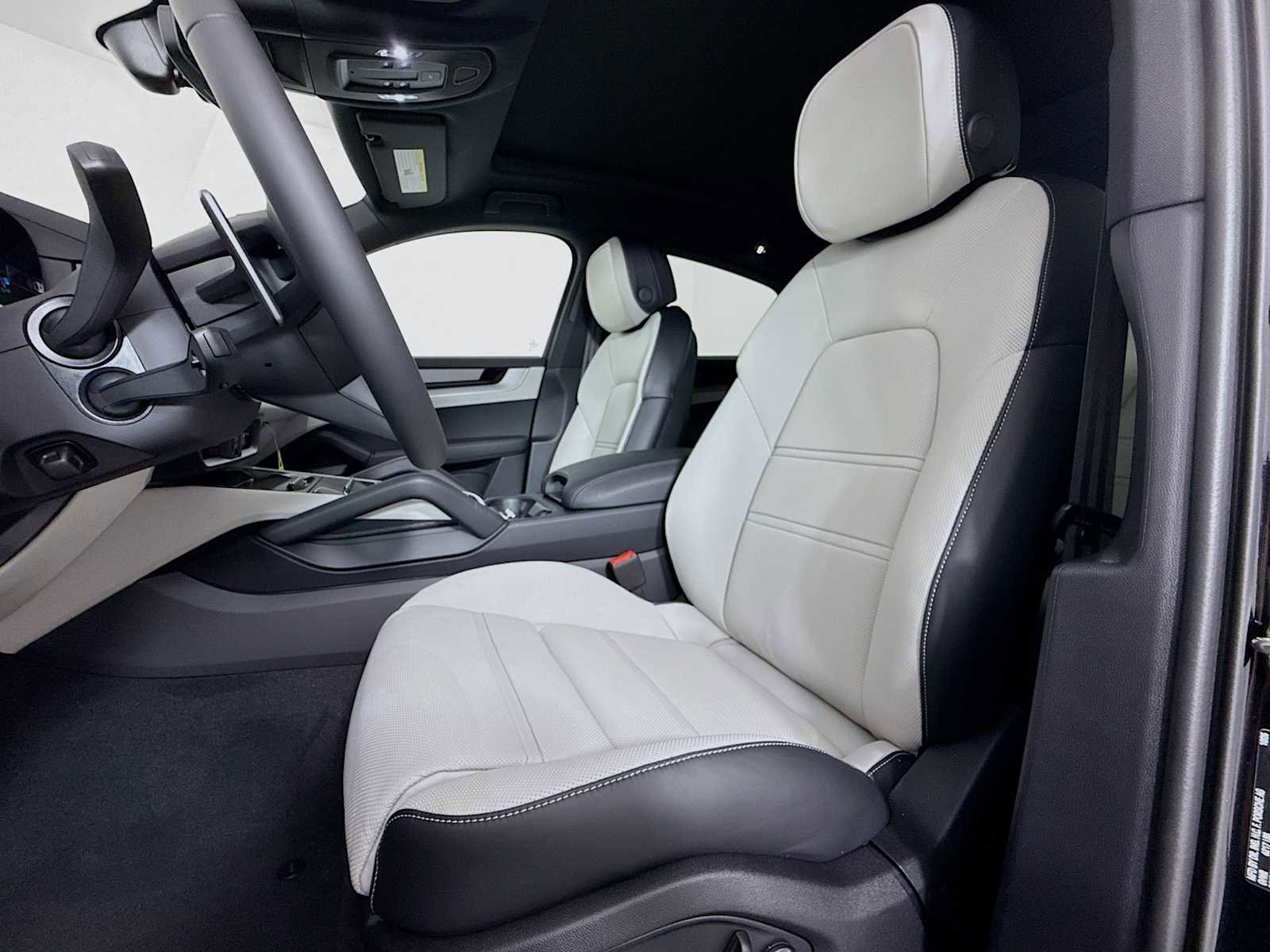 New 2026 Porsche Cayenne Coupe image 5