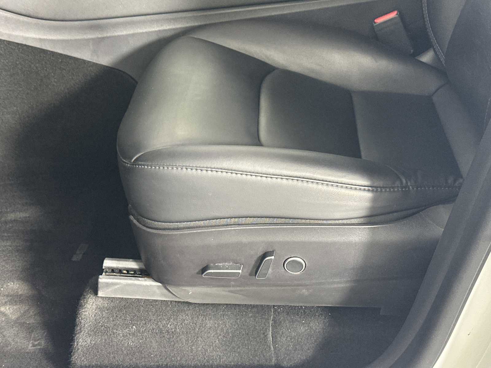 Used 2021 Tesla Model Y Long Range AWD/4WD image 9