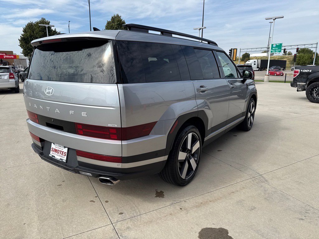 Used 2025 Hyundai Santa Fe Limited image 4