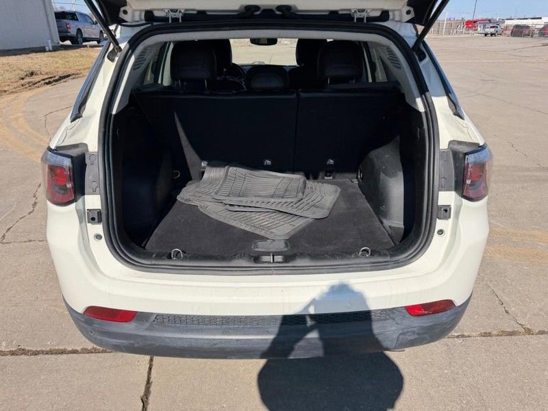 Used 2021 Jeep Compass Limited image 5