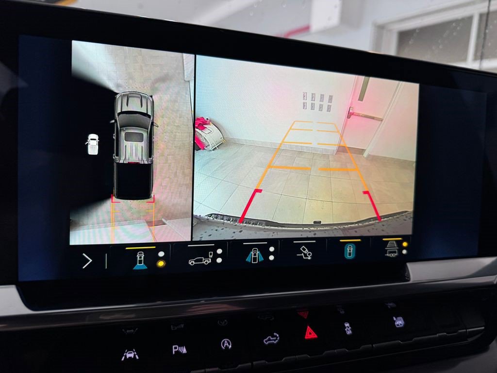 Certified 2023 Chevrolet Silverado 1500 High Country w/ High Country Premium Package image 18