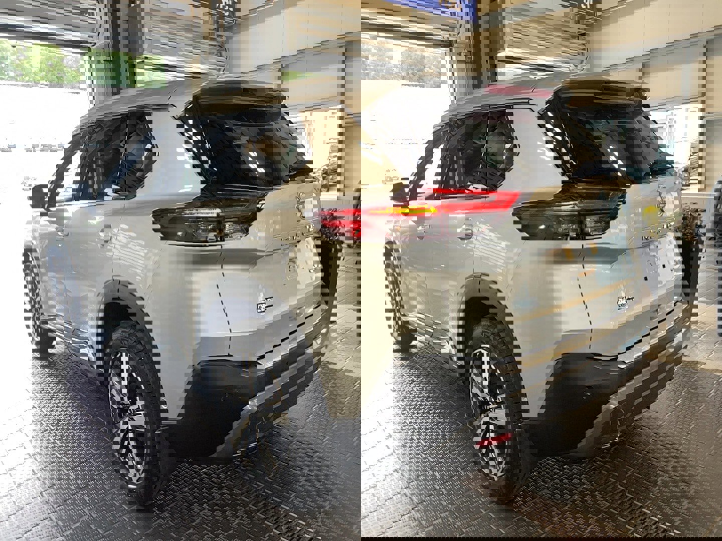 Used 2022 Nissan Rogue SL w/ SL Premium Package image 20