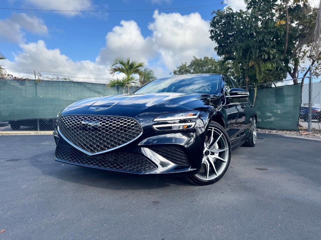 Used 2025 Genesis G70 2.5T image 1