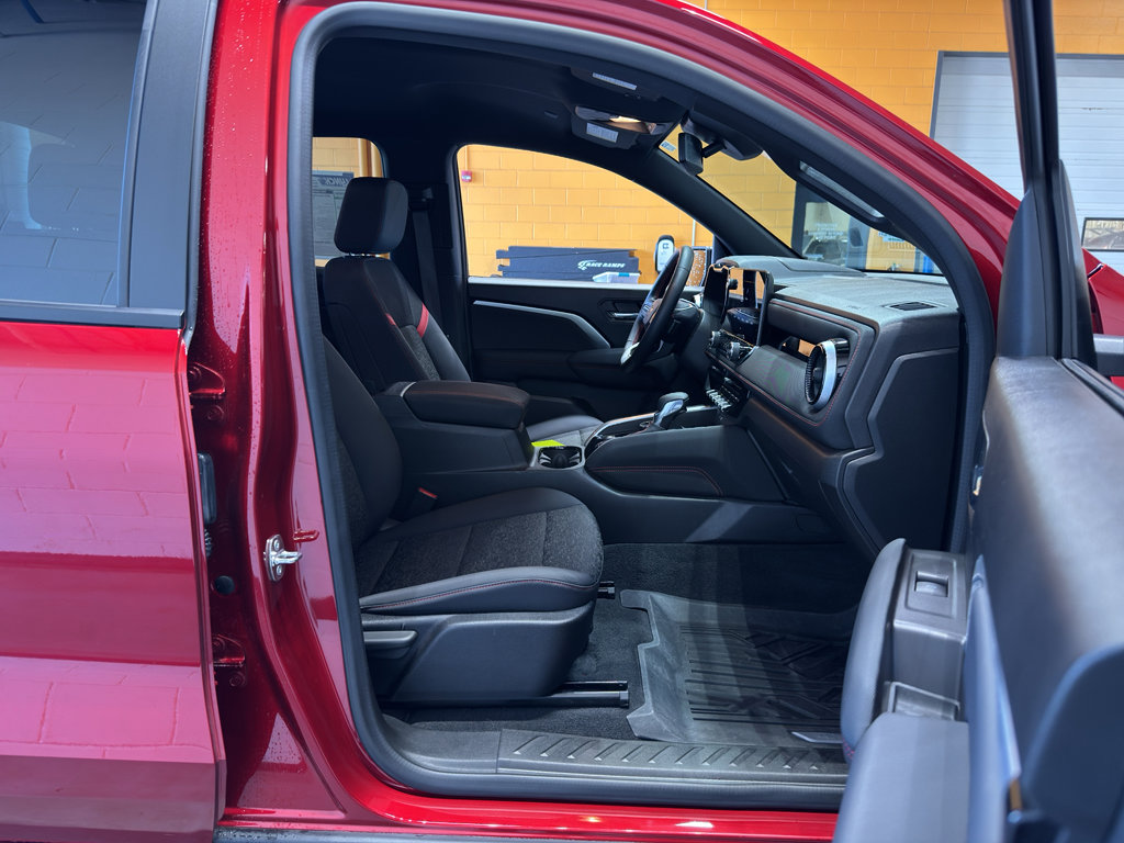 Used 2023 Chevrolet Colorado Z71 w/ Z71 Convenience Package 2 image 19