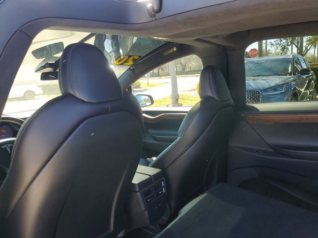 Used 2020 Tesla Model X Long Range image 9