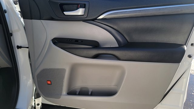 Used 2019 Toyota Highlander Limited AWD image 43