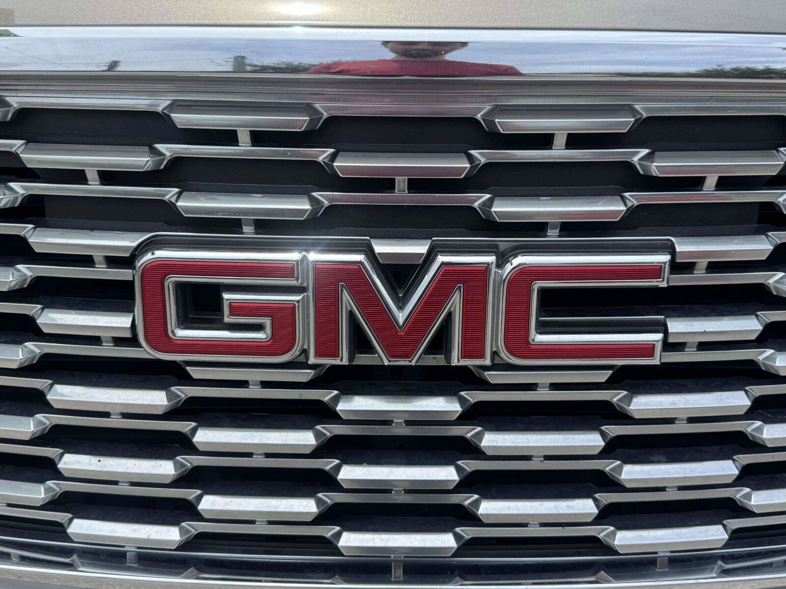 Used 2019 GMC Yukon Denali w/ Denali Ultimate Package AWD/4WD image 12