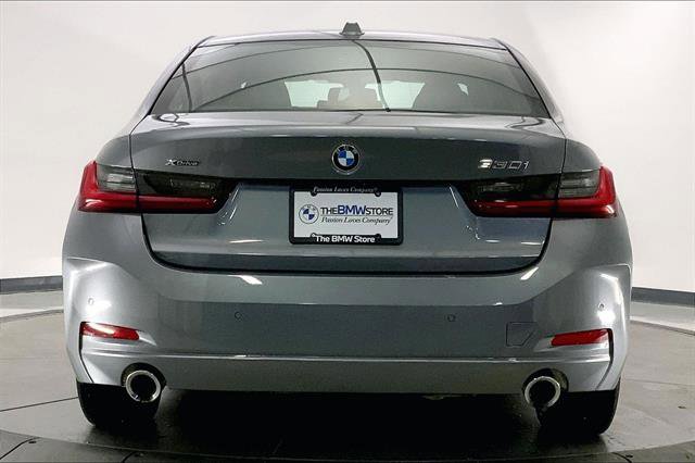 Used 2024 BMW 330i xDrive Sedan w/ Premium Package image 3