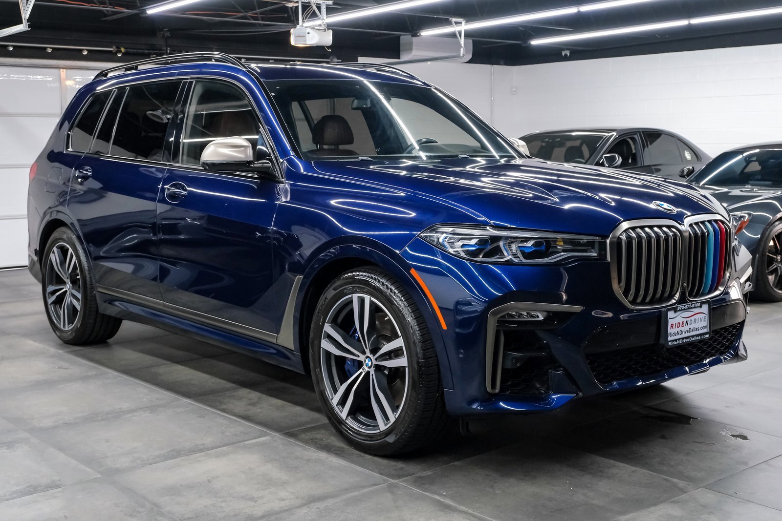 Used 2022 BMW X7 M50i w/ Executive Package image 7