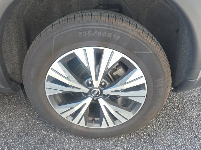Used 2023 Nissan Rogue SV AWD/4WD image 10