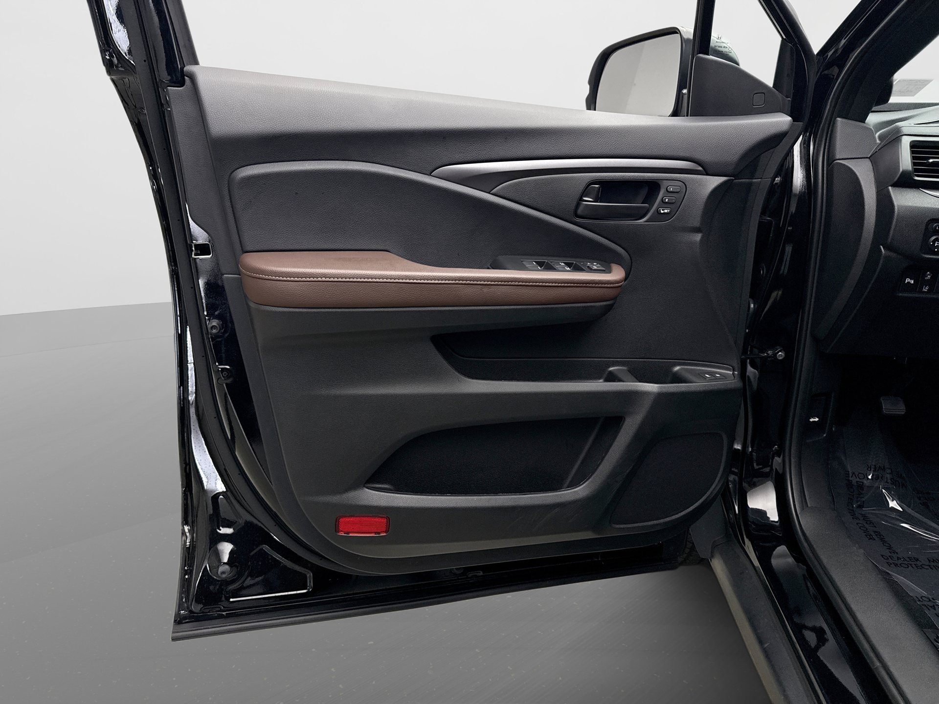 Used 2025 Honda Passport EX-L image 9