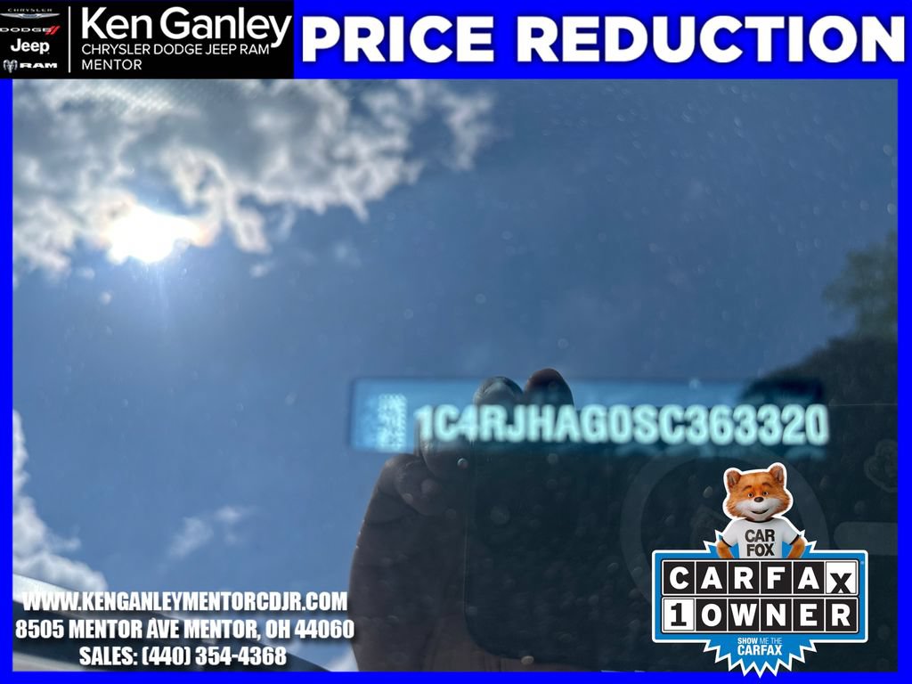 Certified 2025 Jeep Grand Cherokee Altitude w/ Trailer Tow Package AWD/4WD image 32