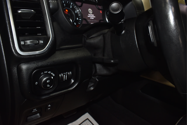 Used 2020 RAM 1500 Laramie AWD/4WD image 16