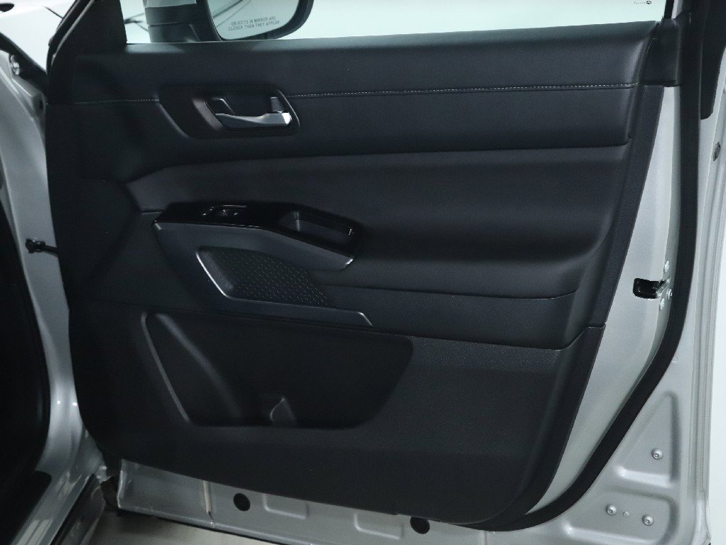 Certified 2025 Nissan Pathfinder SL image 36
