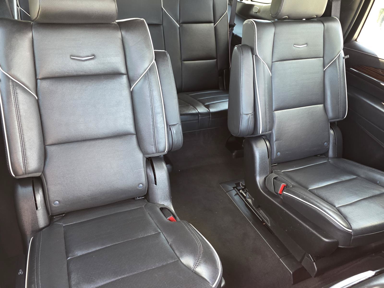 Used 2023 Cadillac Escalade Premium Luxury RWD image 26
