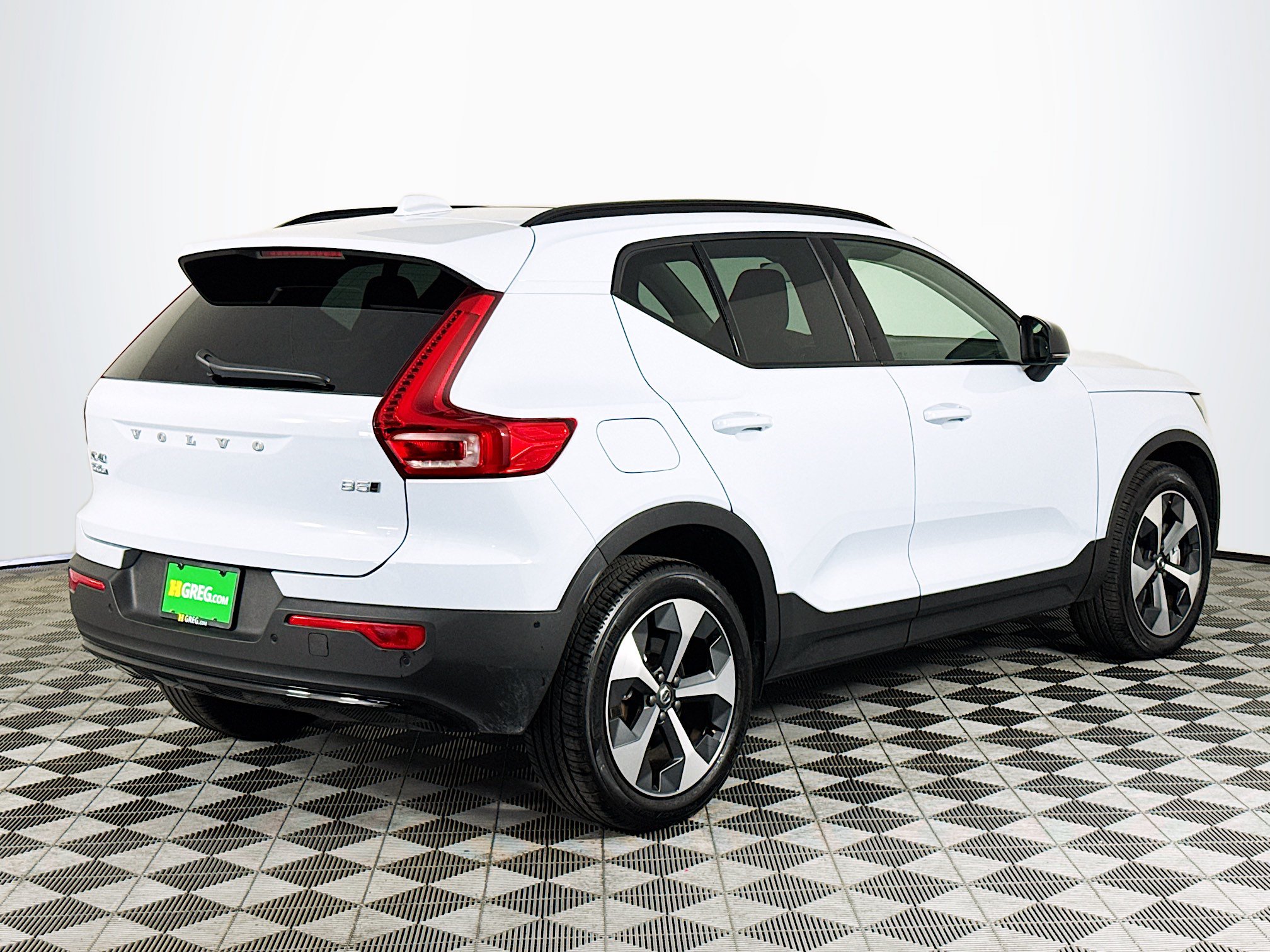 Used 2026 Volvo XC40 B5 Plus AWD/4WD image 8