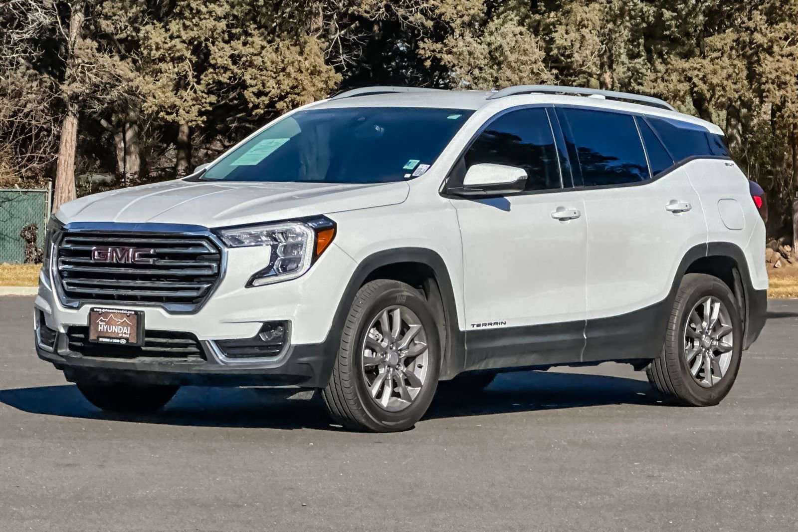 Used 2024 GMC Terrain SLT image 9