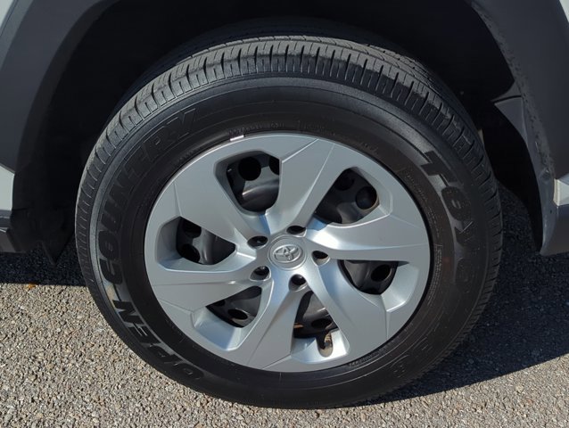 Used 2023 Toyota RAV4 LE FWD image 6