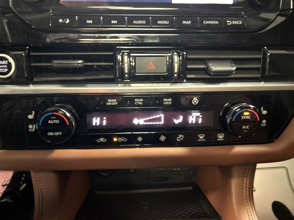 Used 2024 Nissan Pathfinder Platinum w/ Cargo Package image 17