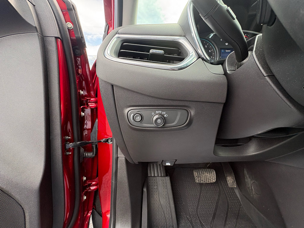 Used 2024 Chevrolet Equinox LT w/ LPO, Floor Liner Package image 9