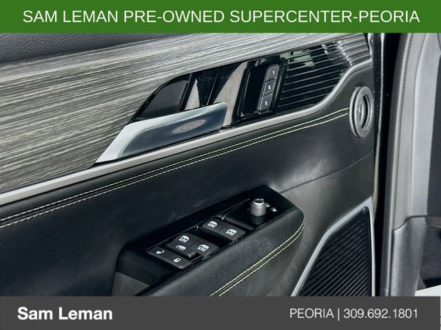 Used 2023 Jeep Wagoneer Series III w/ Premium Group I RWD image 18