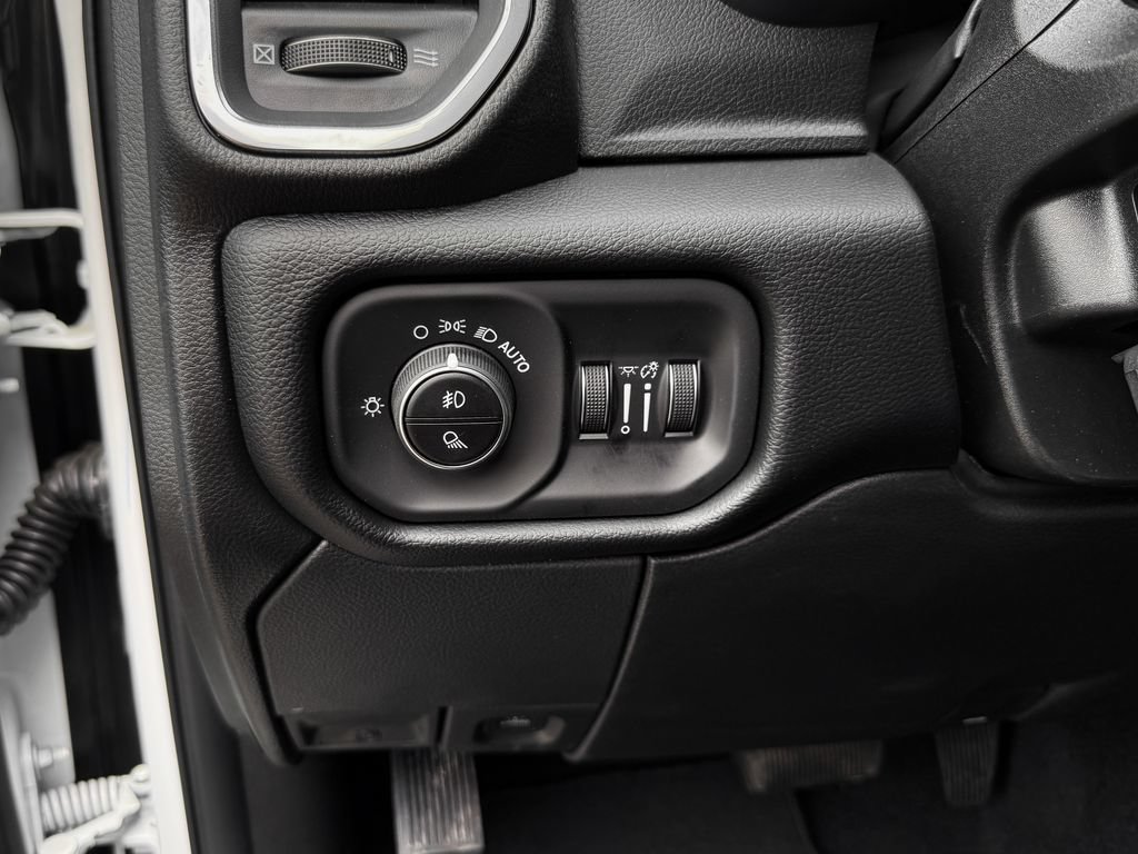 New 2026 RAM 2500 Laramie w/ Night Edition AWD/4WD image 15