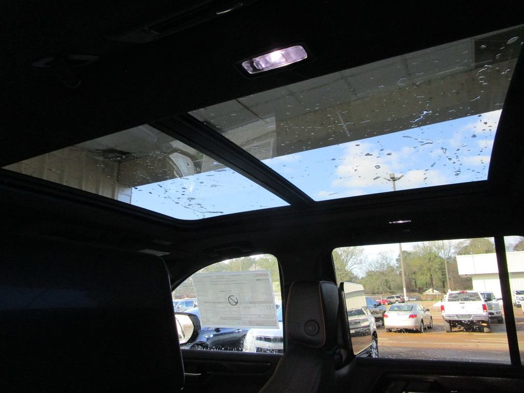 New 2026 GMC Yukon AT4 w/ AT4 Premium Plus Package image 18