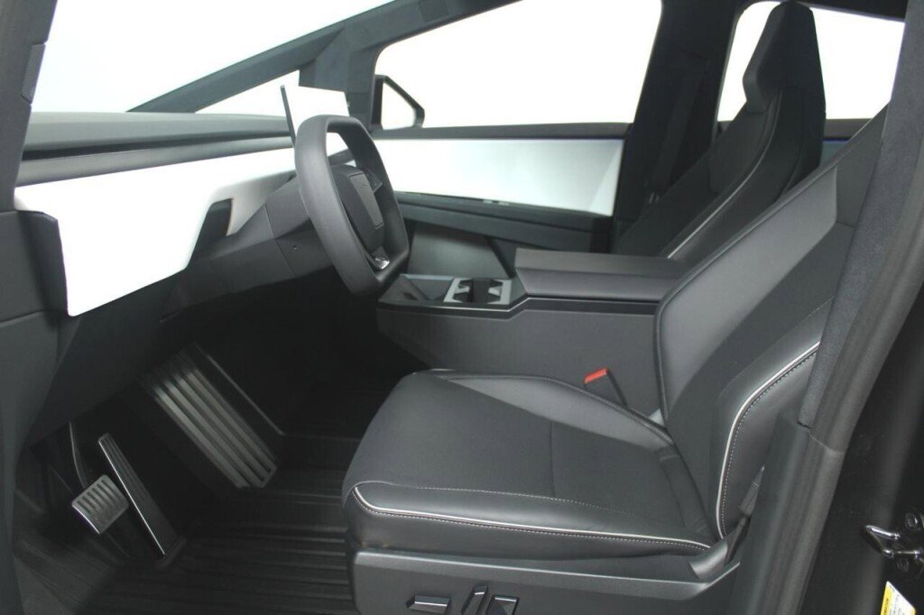 Used 2024 Tesla Cybertruck Cyberbeast image 8
