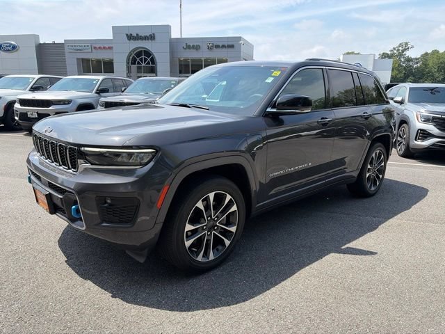 Certified 2023 Jeep Grand Cherokee Overland w/ Luxury Tech Group IV AWD/4WD image 2