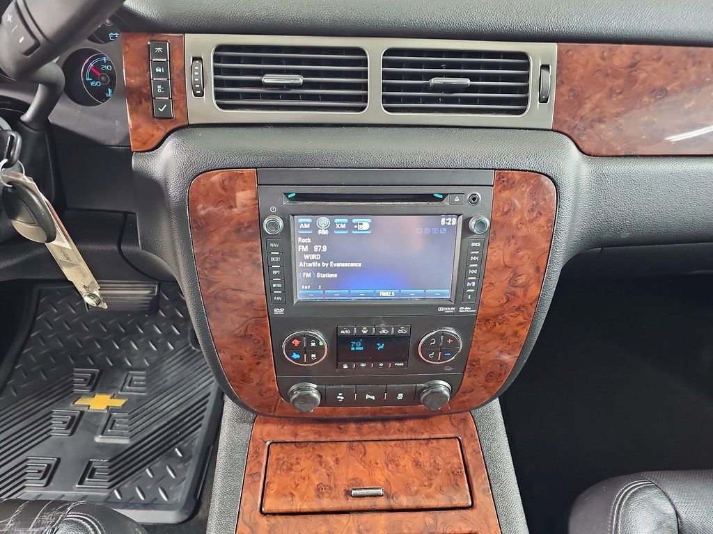 Used 2012 Chevrolet Avalanche LTZ image 26