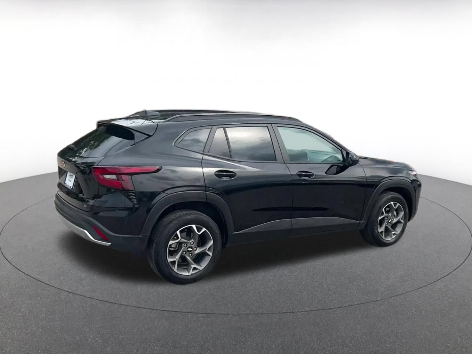 Used 2025 Chevrolet Trax LT w/ LT Convenience Package FWD image 15