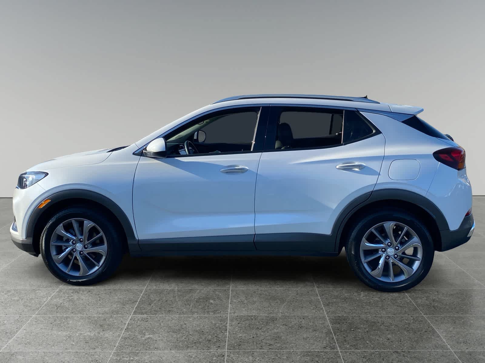 Used 2023 Buick Encore GX Essence w/ Experience Buick Package FWD image 2