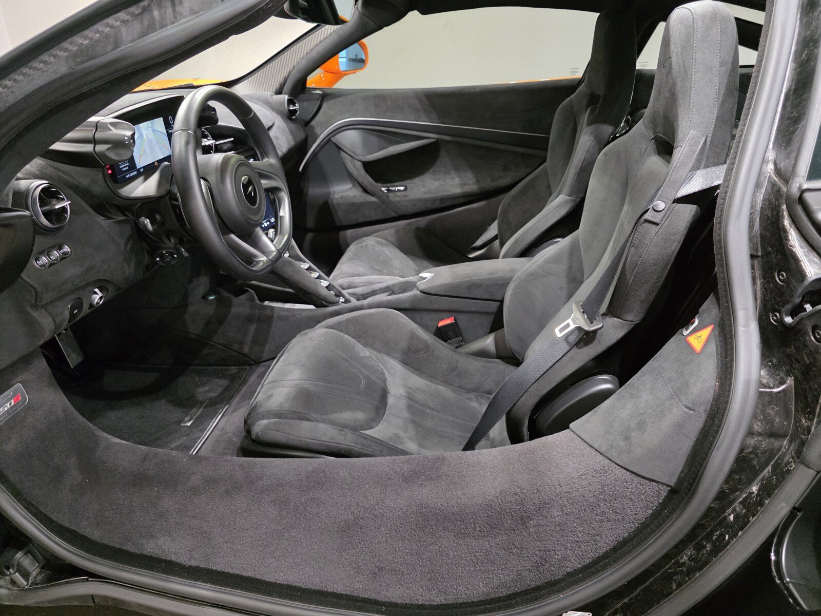 Used 2024 McLaren 750S image 6