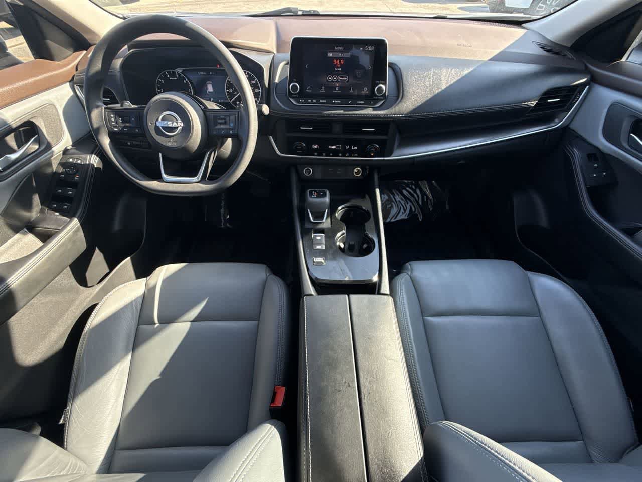 Used 2023 Nissan Rogue SV FWD image 24