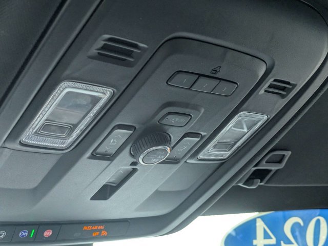 Used 2024 GMC Yukon Denali RWD image 26