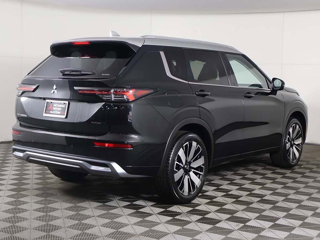 New 2025 Mitsubishi Outlander AWD image 14