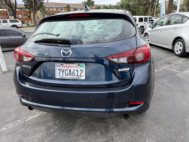 Used 2017 MAZDA MAZDA3 Grand Touring FWD image 8