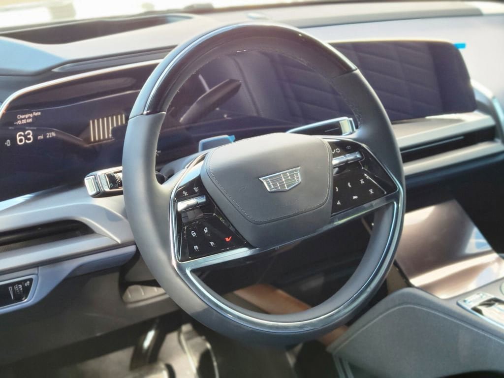 New 2026 Cadillac Vistiq Premium Luxury w/ LPO, Floor Liner Package AWD/4WD image 19