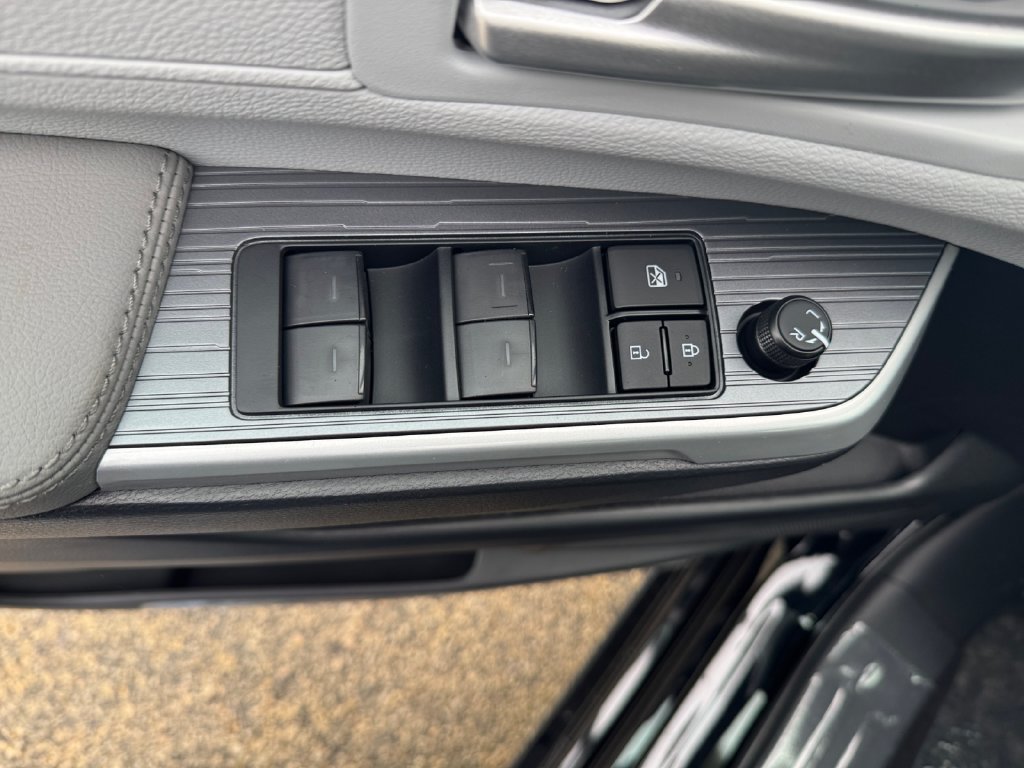 New 2026 Toyota Sienna XLE AWD/4WD image 16