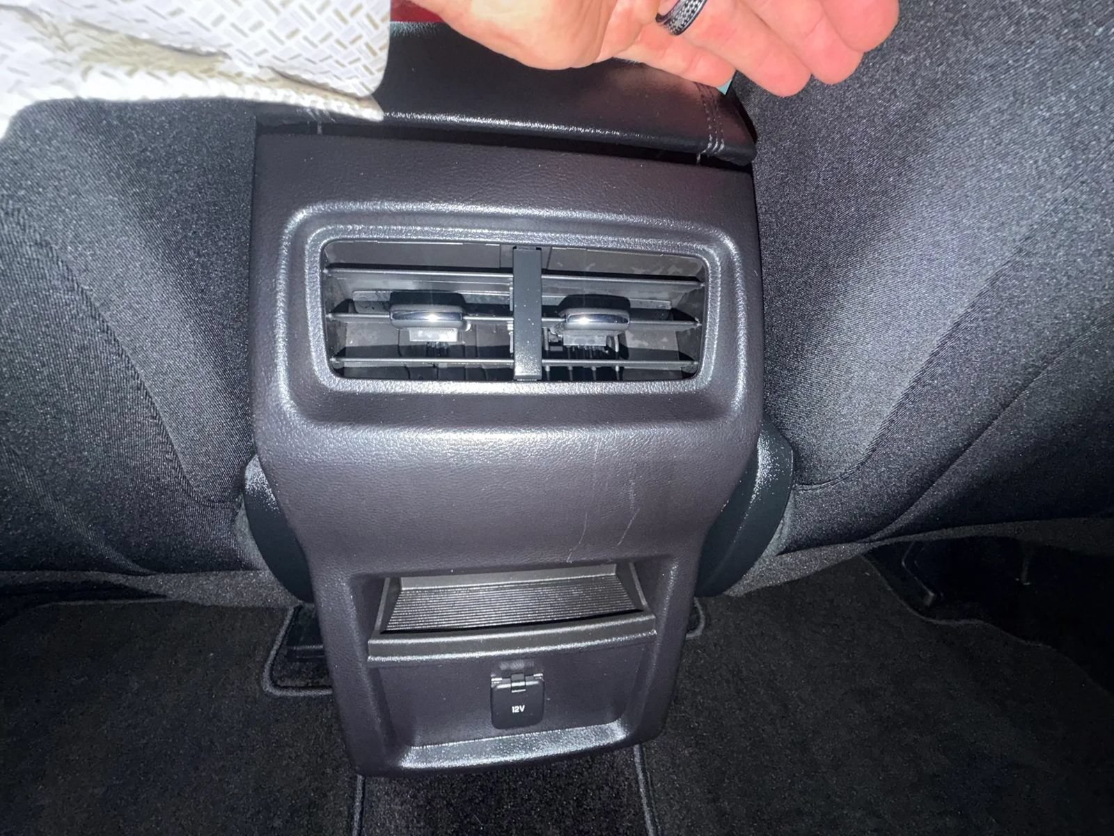 Used 2018 Ford Edge SE FWD image 23