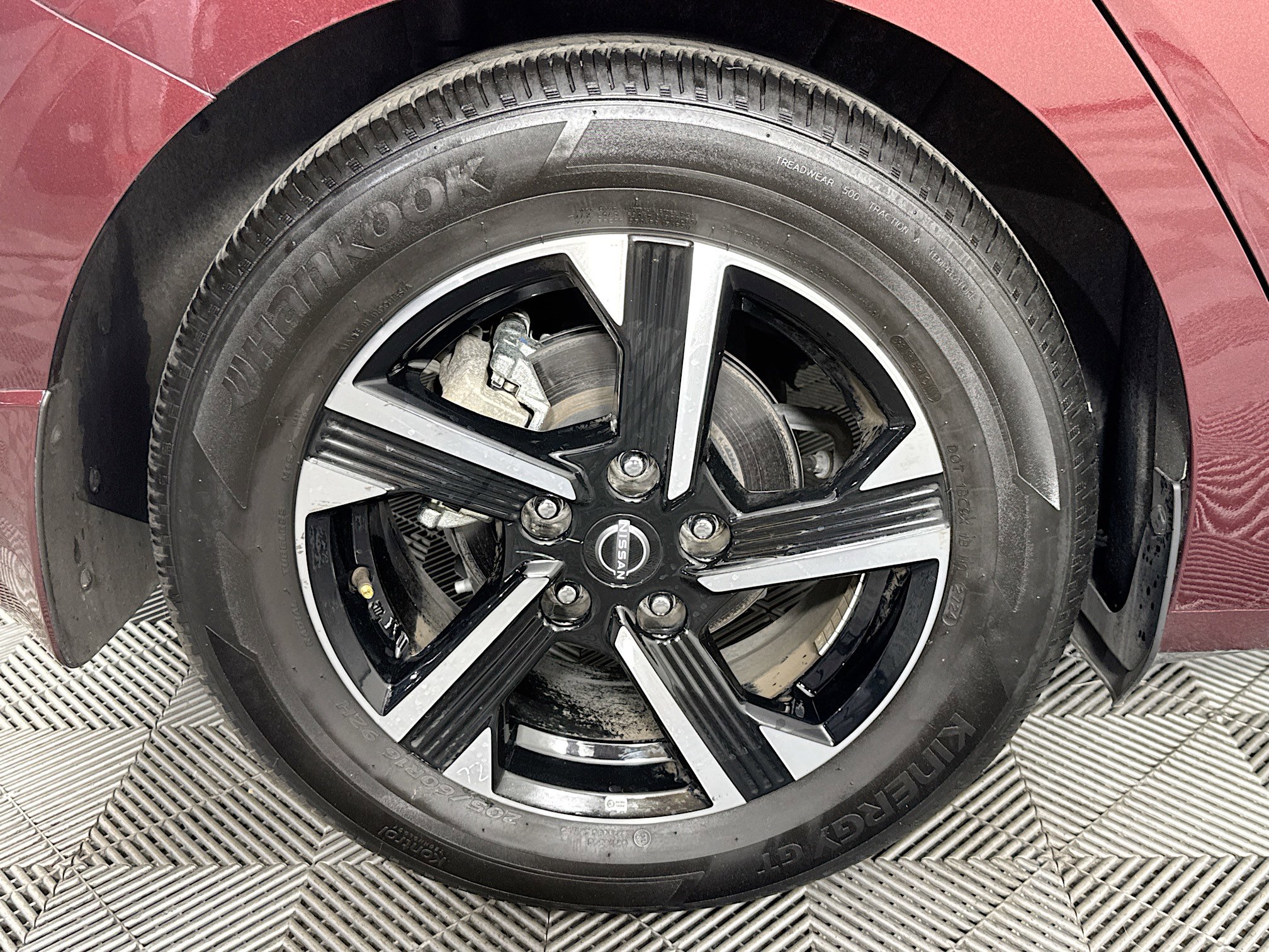 Used 2025 Nissan Sentra SV image 32