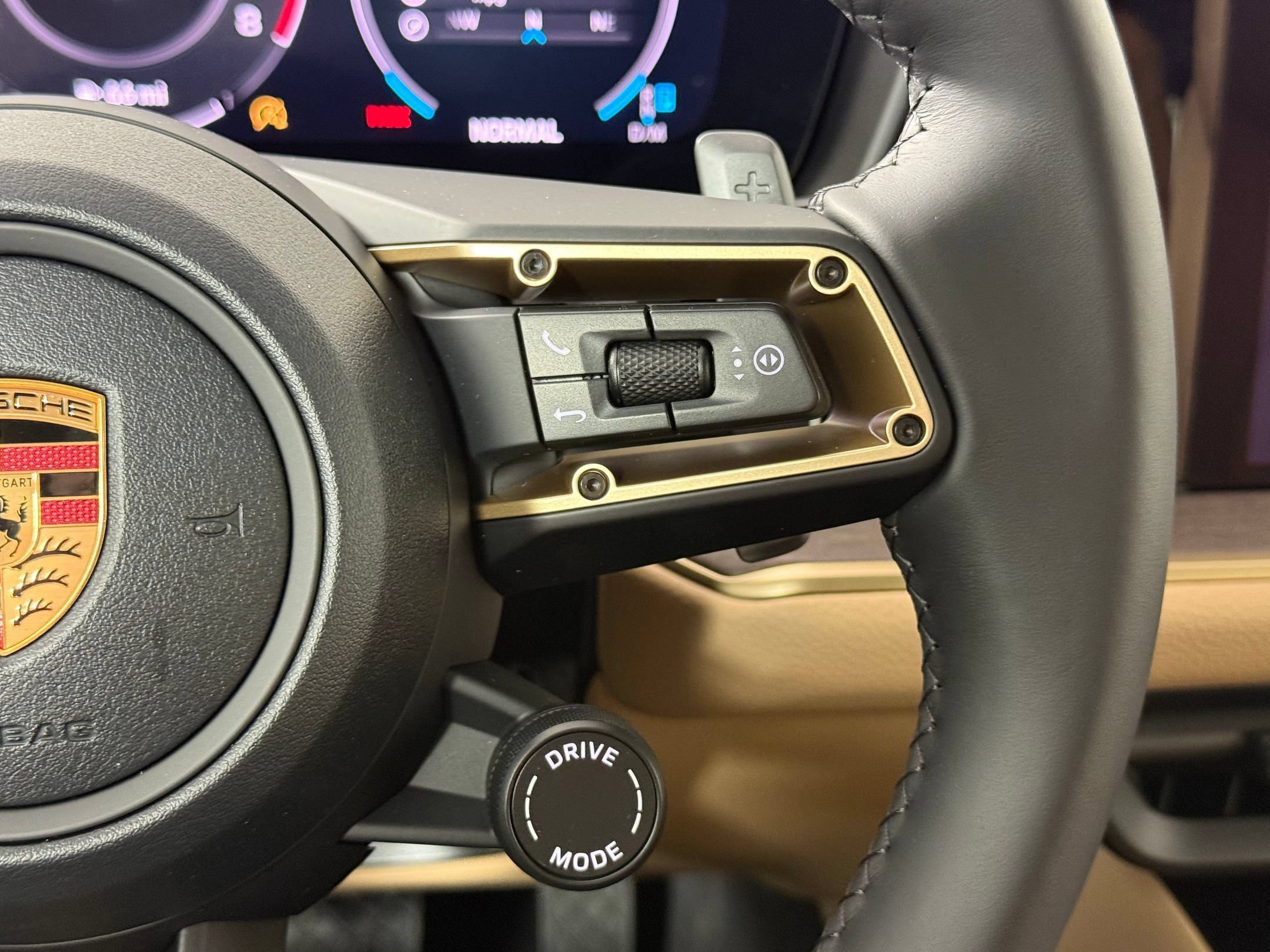 Certified 2026 Porsche Cayenne AWD/4WD image 18