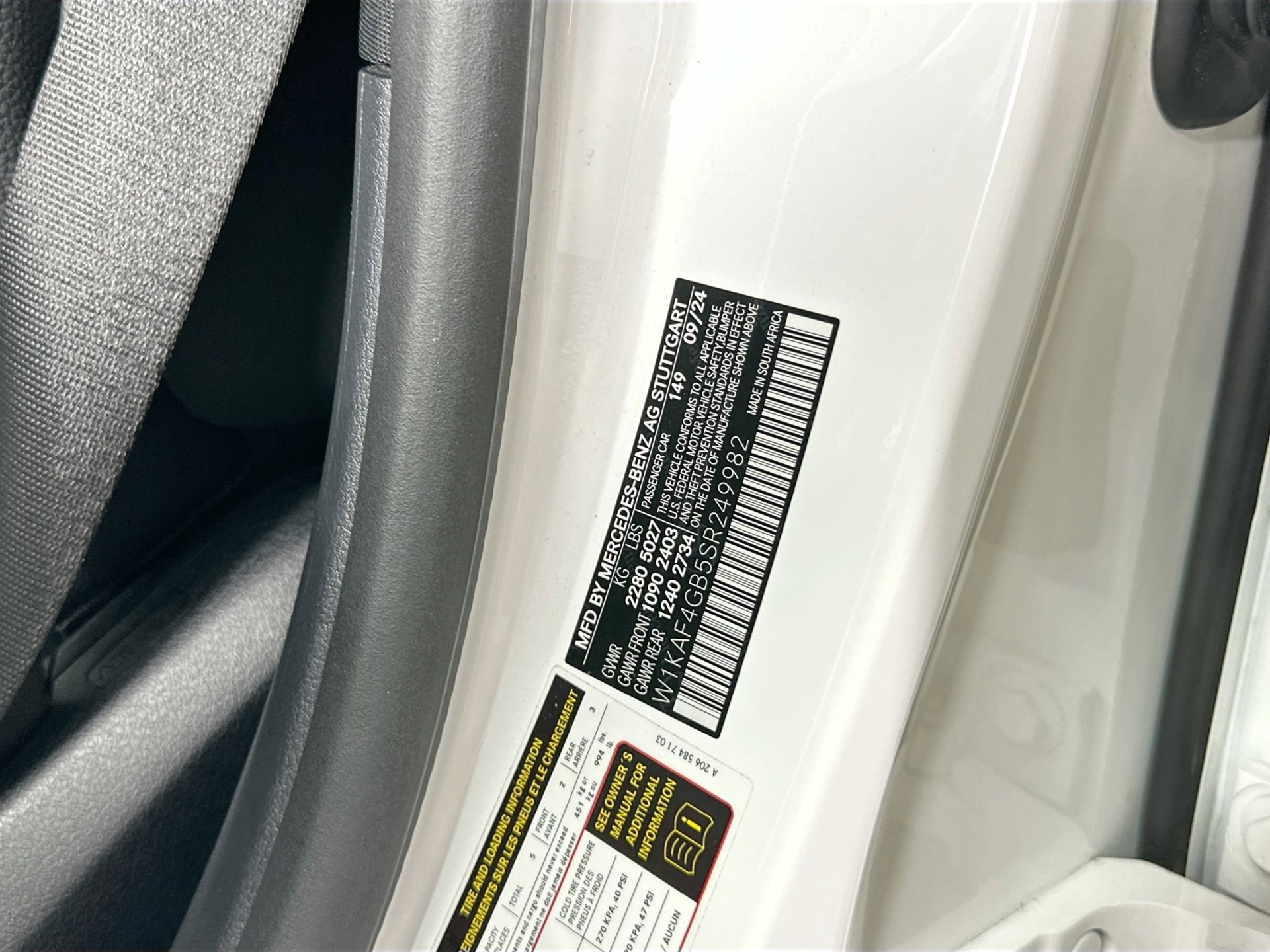 Used 2025 Mercedes-Benz C 300 Sedan image 37