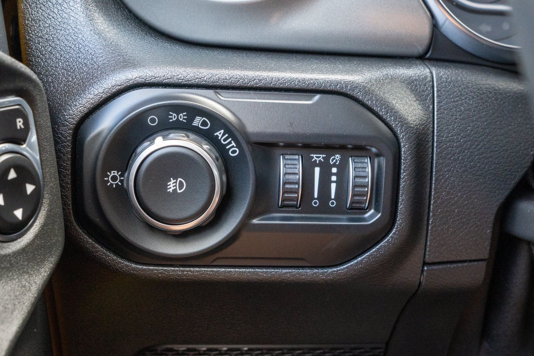 Used 2021 Jeep Wrangler Sport AWD/4WD image 27