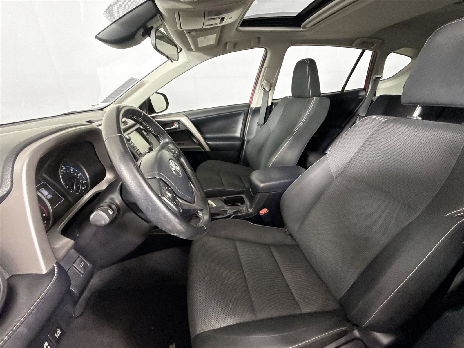 Used 2017 Toyota RAV4 XLE image 3