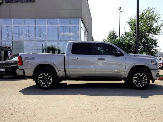 Used 2025 RAM 1500 Laramie AWD/4WD image 4