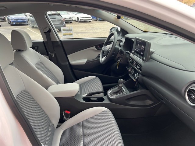 Used 2023 Hyundai Kona SE image 23